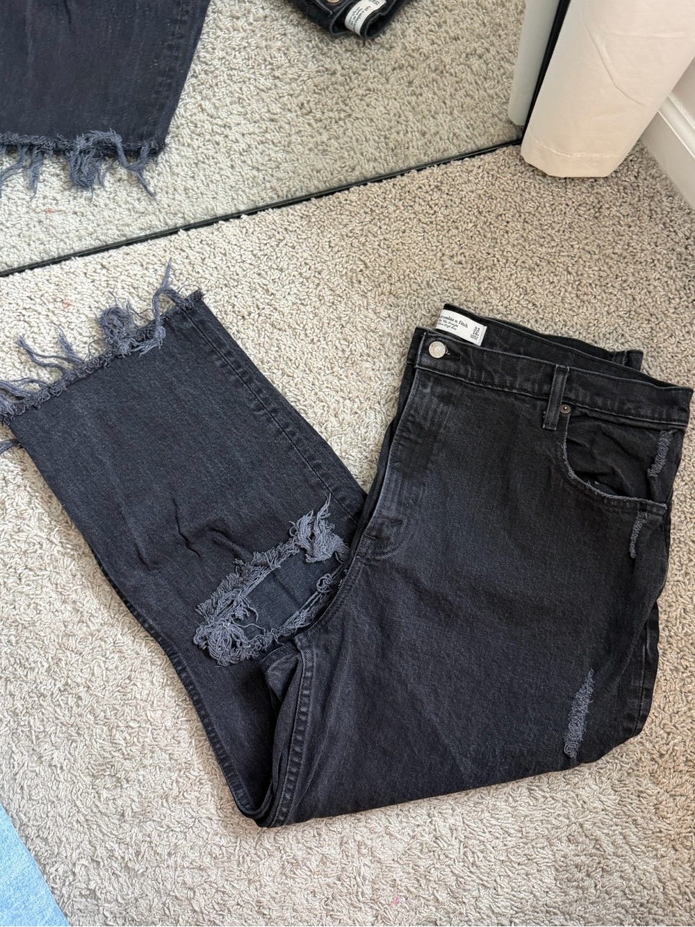 Abercrombie and Fitch The 90s Straight Ultra High Rise 33 16